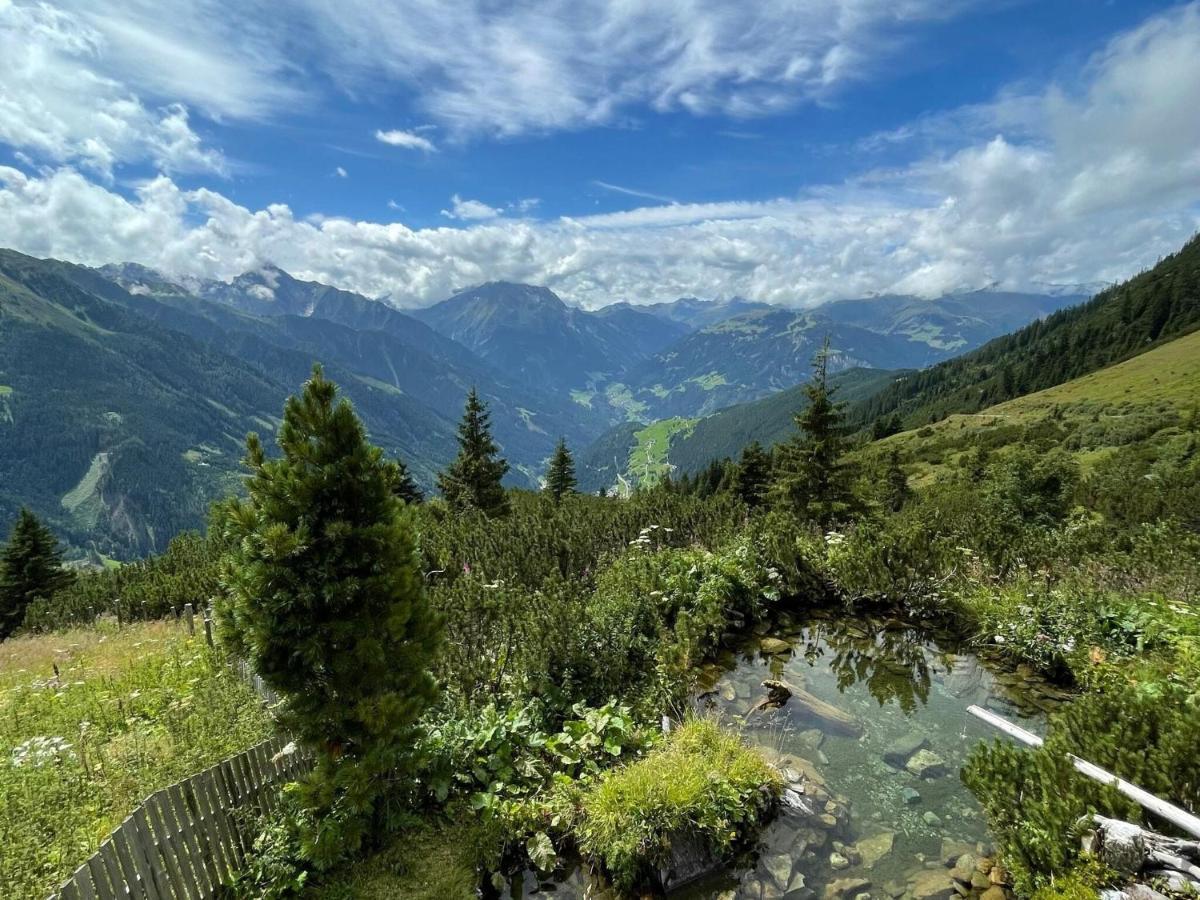 Alluring Apartment in Mayrhofen near Forest Exterior foto